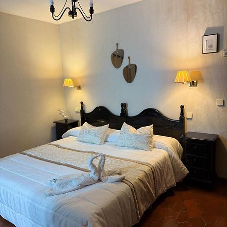 El Valle Hostal Restaurante La Pradera de Navalhorno Eksteriør bilde
